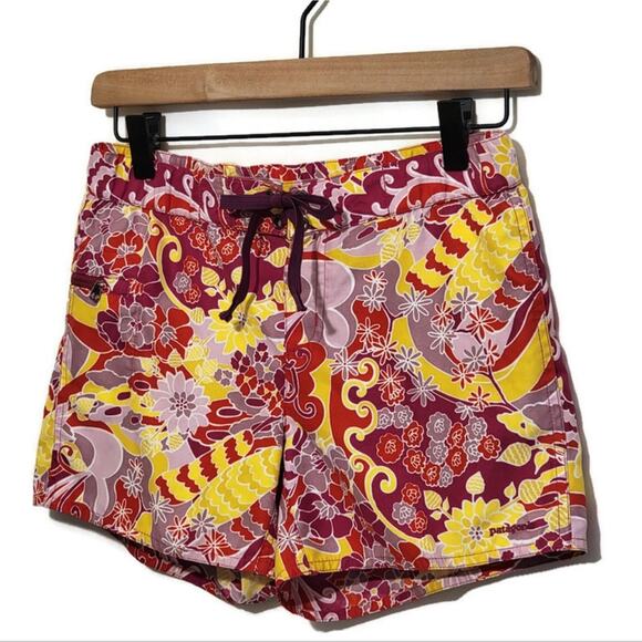 Patagonia Girls Floral Tropical Red Pink Yellow Shorts Size L - Picture 7 of 7